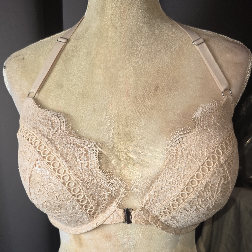 Victoria’s Secret Dream Angels 36DD Racerback Lace Push-Up Bra‎